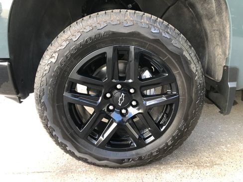 Used 2025 Chevrolet Silverado 1500 LT Trail Boss AWD/4WD image 4