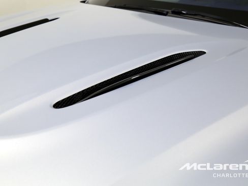 Used 2021 Aston Martin DBX image 40