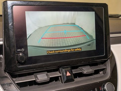 Certified 2024 Toyota Corolla Cross L image 12