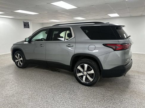 Used 2023 Chevrolet Traverse LT w/ LT Premium Package AWD/4WD image 6