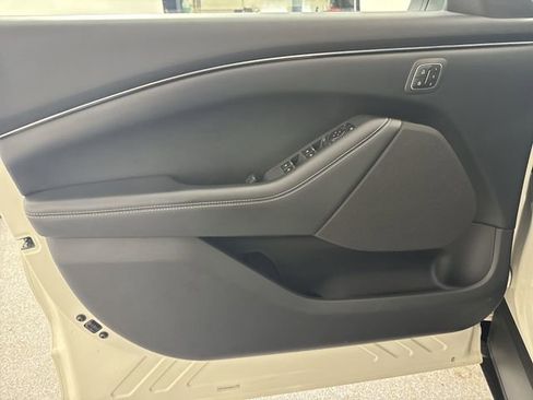 Used 2021 Ford Mustang Mach-E Select w/ Comfort/Appearance Package image 19