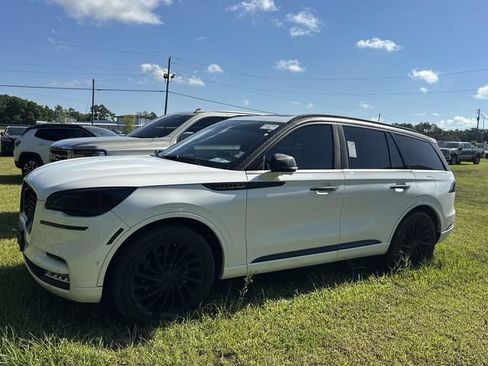 Used 2020 Lincoln Aviator Reserve w/ Equipment Group 202A AWD/4WD image 12