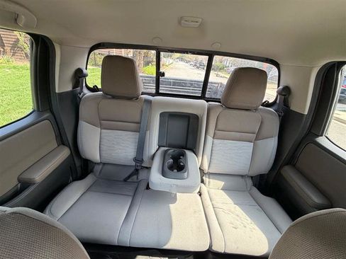 Used 2022 Nissan Frontier SV RWD image 38