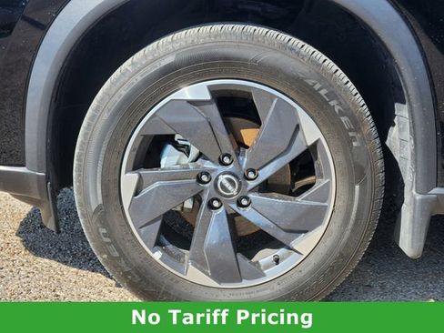 Certified 2025 Nissan Rogue SV image 8