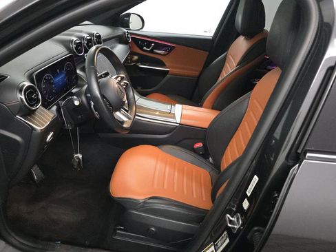 Used 2023 Mercedes-Benz GLC 300 image 4