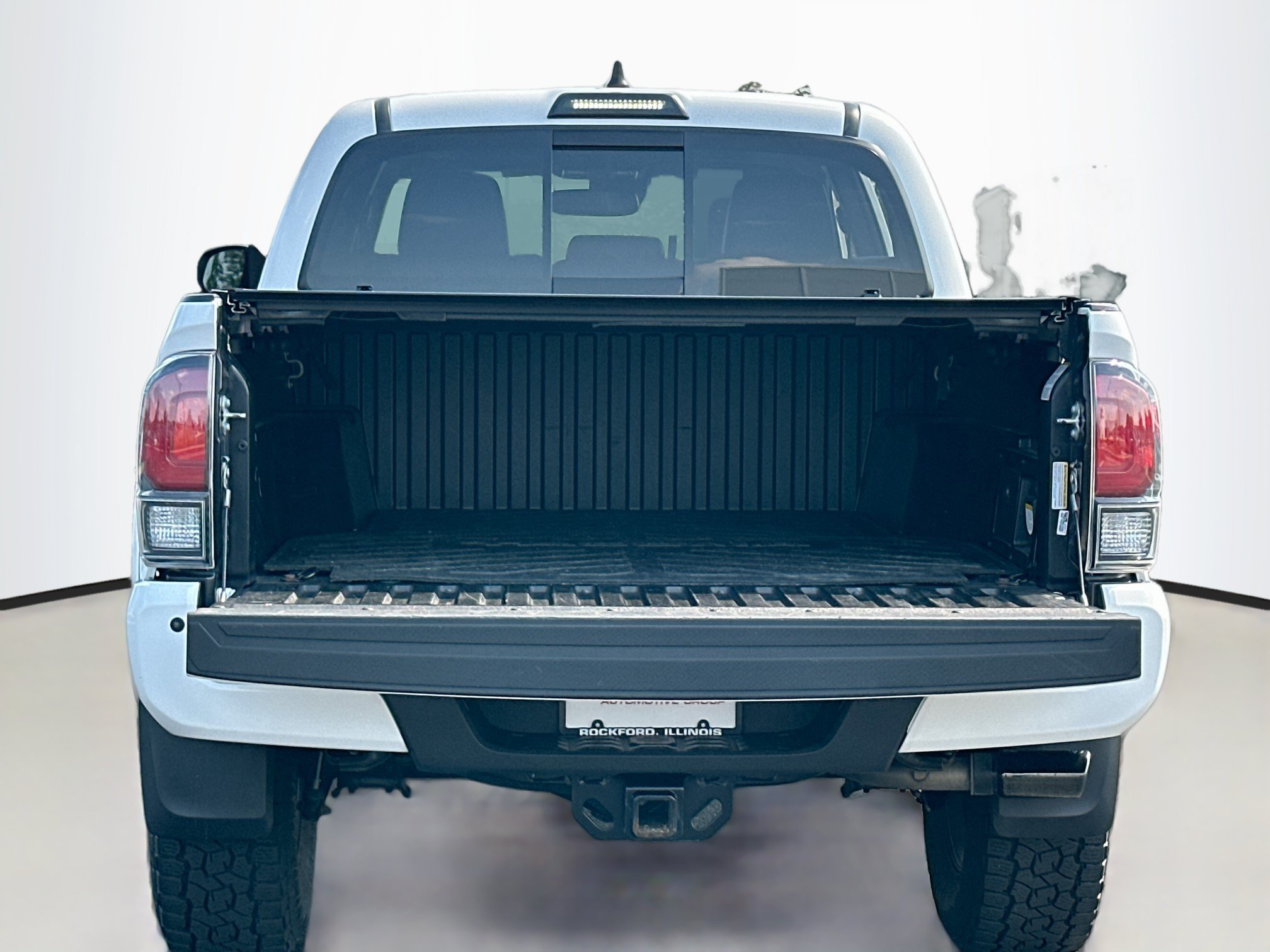 Used 2021 Toyota Tacoma TRD Sport w/ TRD Premium Sport Package AWD/4WD image 7