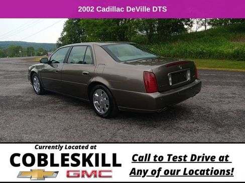 Used 2002 Cadillac De Ville DTS w/ Premium Equipment Pkg FWD image 8