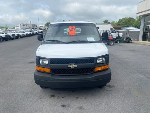 Used 2014 Chevrolet Express 3500 Extended RWD image 2