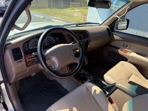 Used 2000 Toyota 4Runner Limited AWD/4WD image 10