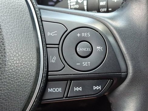 Used 2021 Toyota RAV4 XLE Premium AWD/4WD image 23