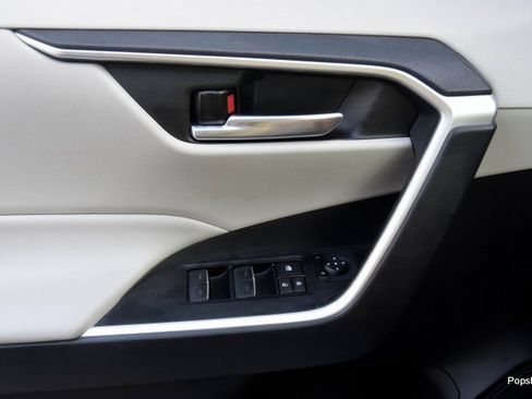 Used 2024 Toyota RAV4 XLE Premium image 7