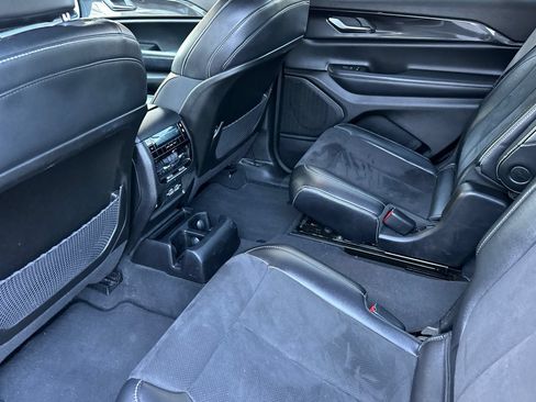 Used 2023 Jeep Grand Cherokee L Laredo AWD/4WD image 11