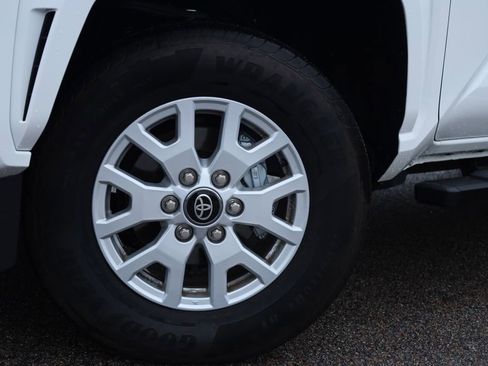 Used 2025 Toyota Tacoma SR5 image 19