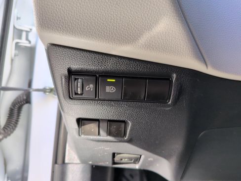 Used 2023 Toyota Corolla Cross LE image 19