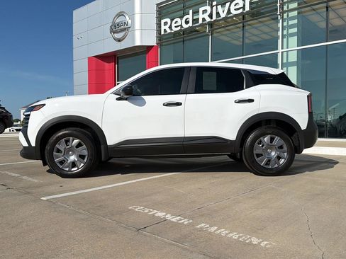 Used 2025 Nissan Kicks S FWD image 10