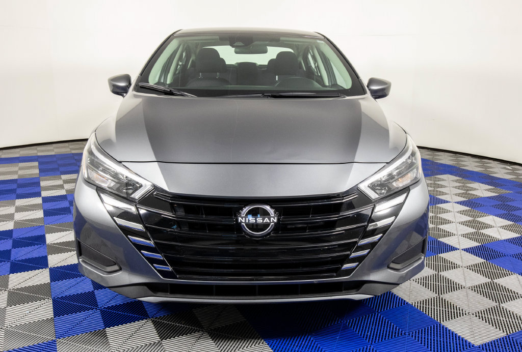 Used 2025 Nissan Versa SV FWD image 3