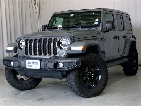 Used 2021 Jeep Wrangler Unlimited Sahara AWD/4WD image 2