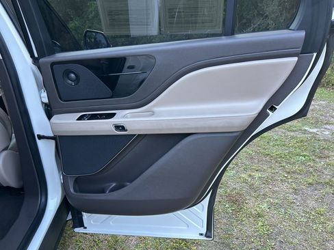 Used 2023 Lincoln Aviator Reserve w/ Equipment Group 201A image 45