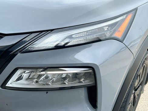 Used 2023 Nissan Rogue SV w/ SV Premium B Package FWD image 10