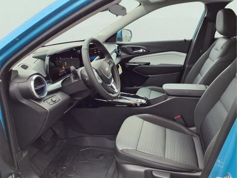 New 2026 Chevrolet Trax LT w/ LT Convenience Package image 18