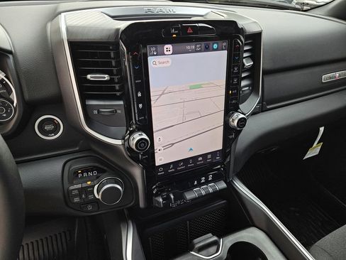 New 2026 RAM 1500 4x4 Crew Cab image 17