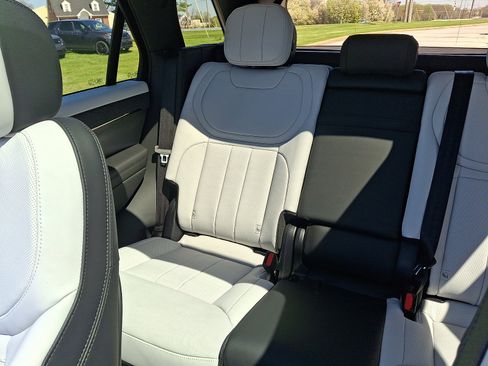 New 2026 Land Rover Range Rover Sport Dynamic SE AWD/4WD image 15