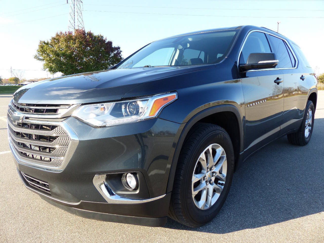 Used 2019 Chevrolet Traverse LT FWD image 5