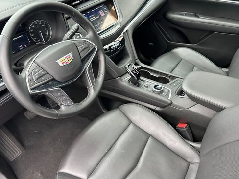 Certified 2025 Cadillac XT5 Premium Luxury image 10