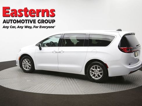 Used 2024 Chrysler Pacifica Touring-L FWD image 64