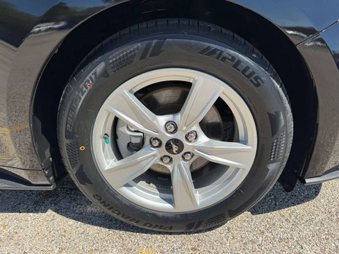 Used 2021 Ford Mustang Coupe image 14