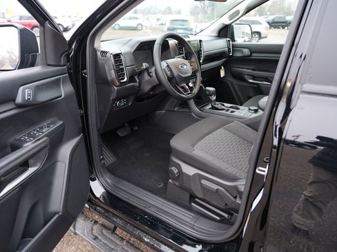 New 2025 Ford Ranger XLT w/ FX4 Off-Road Package image 15