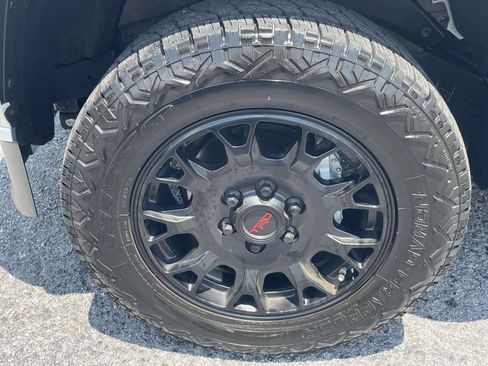 Used 2025 Toyota Tacoma SR5 AWD/4WD image 7