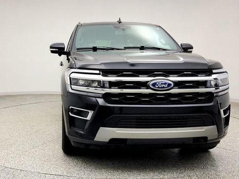 Used 2023 Ford Expedition Limited AWD/4WD image 2