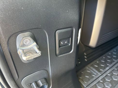 Used 2023 Land Rover Defender 110 Carpathian Edition image 42