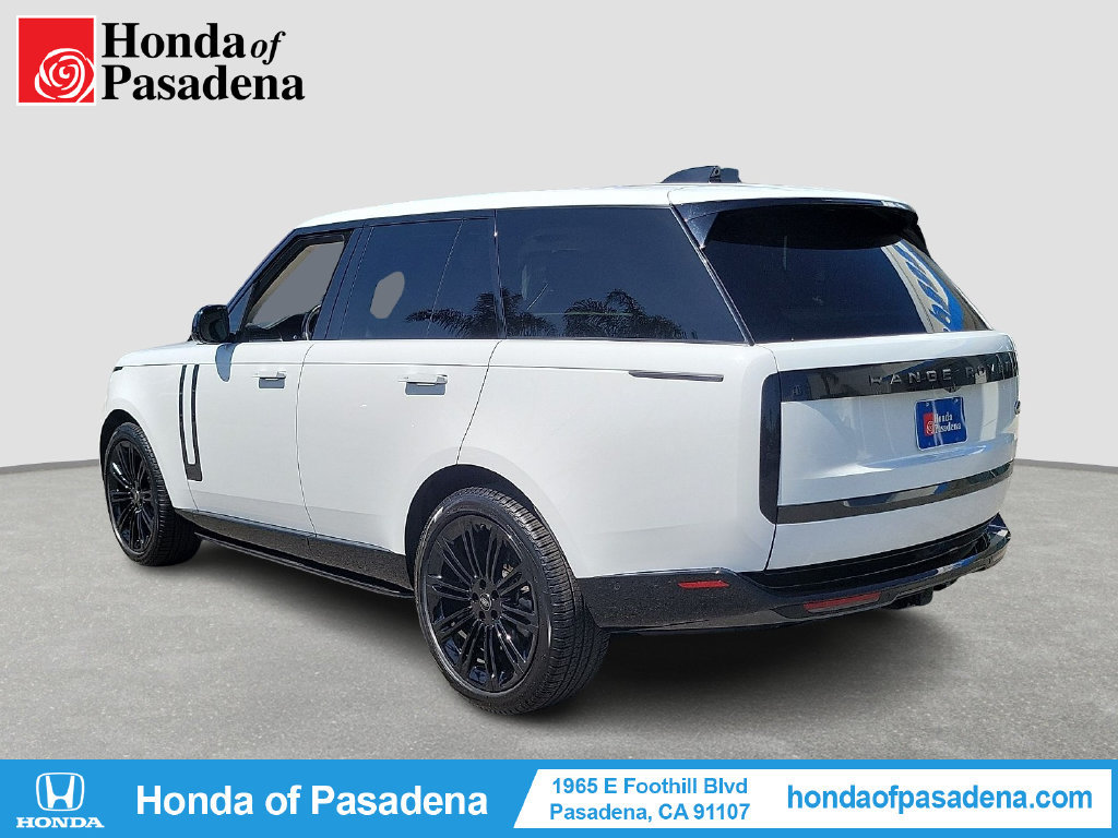 Used 2023 Land Rover Range Rover SE AWD/4WD image 3