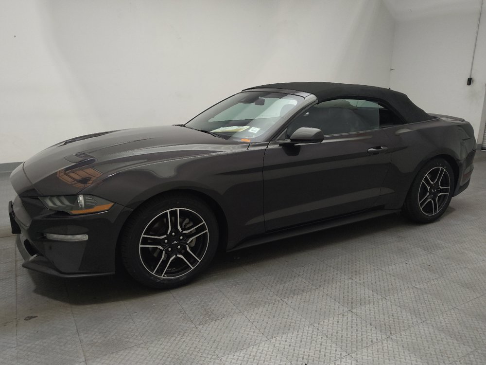 Used 2022 Ford Mustang Premium RWD image 2