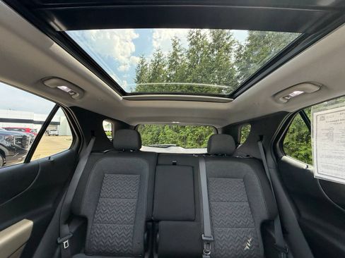 Used 2024 Chevrolet Equinox LT w/ LPO, Floor Liner Package FWD image 3