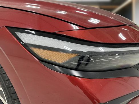 Certified 2024 Hyundai Elantra Limited FWD image 10