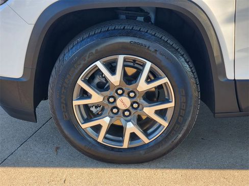 Used 2023 GMC Acadia SLE w/ Driver Convenience Package image 10