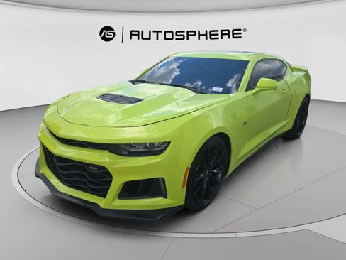 Used 2021 Chevrolet Camaro SS RWD image 4