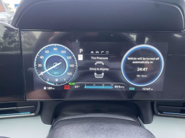 Used 2025 Hyundai Elantra Limited FWD image 23