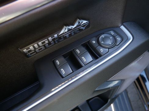Used 2023 Chevrolet Silverado 1500 High Country w/ High Country Premium Package AWD/4WD image 15