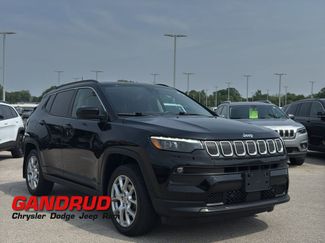 Used 2022 Jeep Compass Latitude w/ Sun and Sound Group image 1