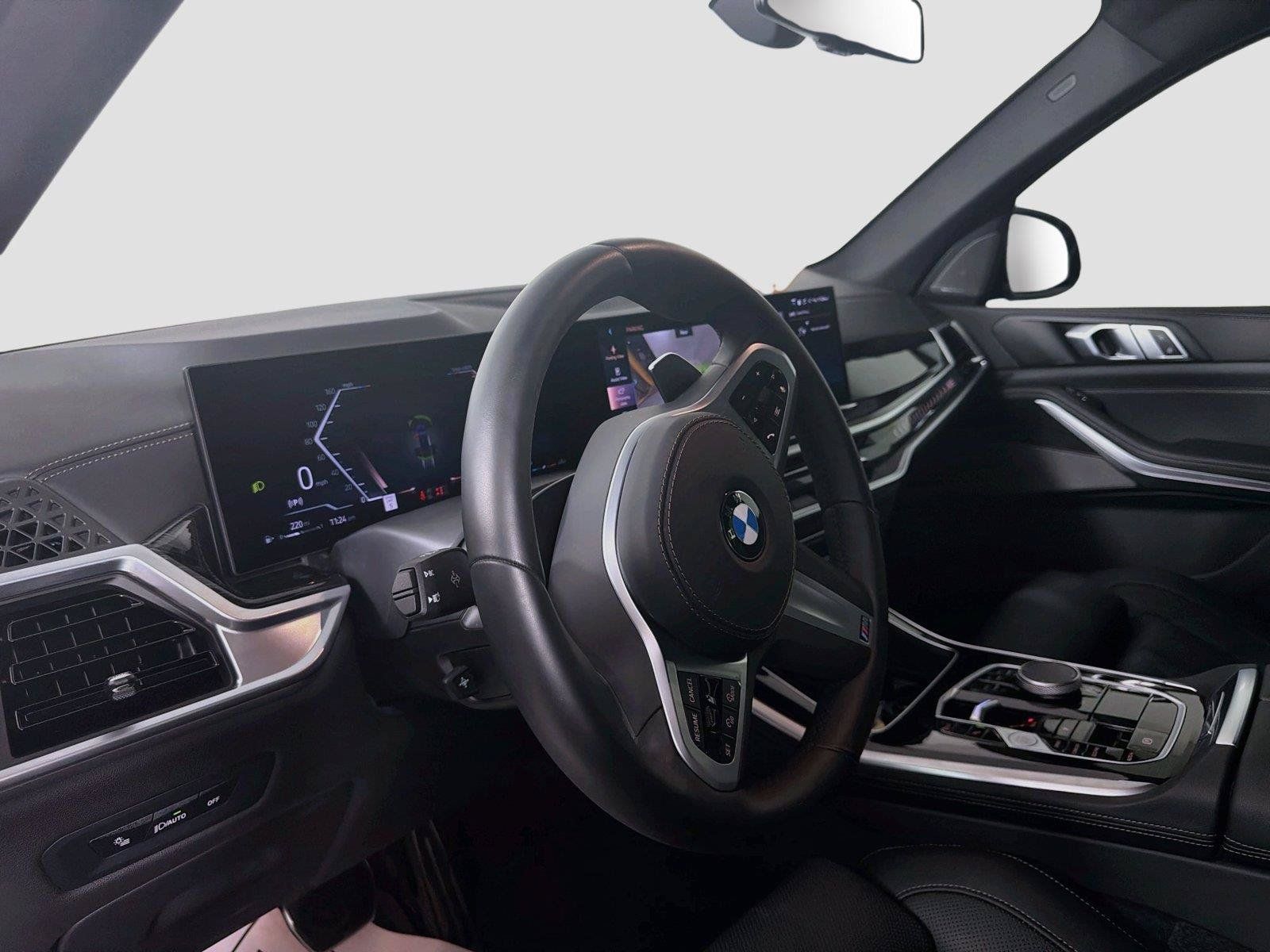 Used 2025 BMW X5 sDrive40i w/ M Sport Package RWD image 9