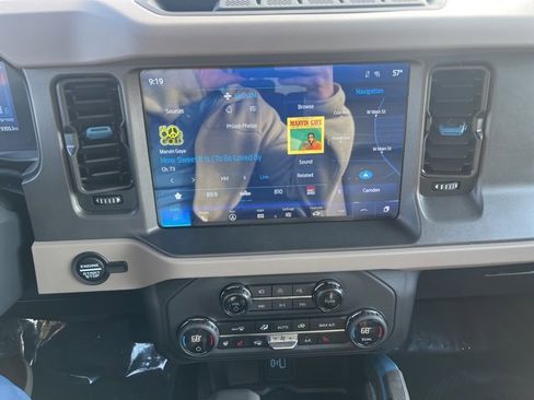 Used 2024 Ford Bronco Wildtrak image 23