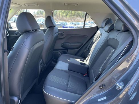 Certified 2025 Hyundai Venue Limited image 9