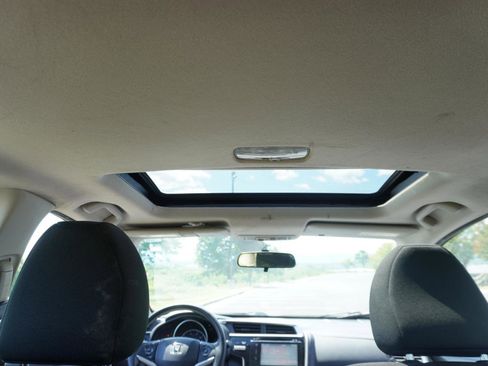 Used 2016 Honda Fit EX image 22