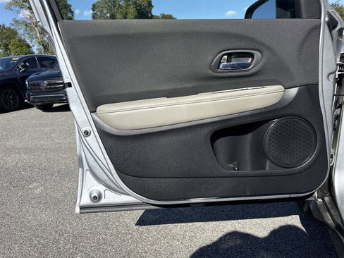 Used 2021 Honda HR-V LX image 31