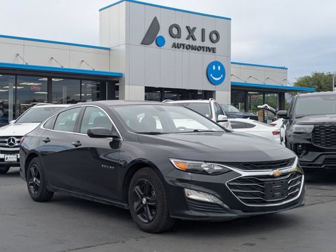 Used 2022 Chevrolet Malibu LT FWD image 1