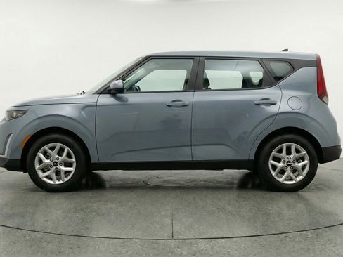 Used 2025 Kia Soul LX w/ LX Technology Package FWD image 5